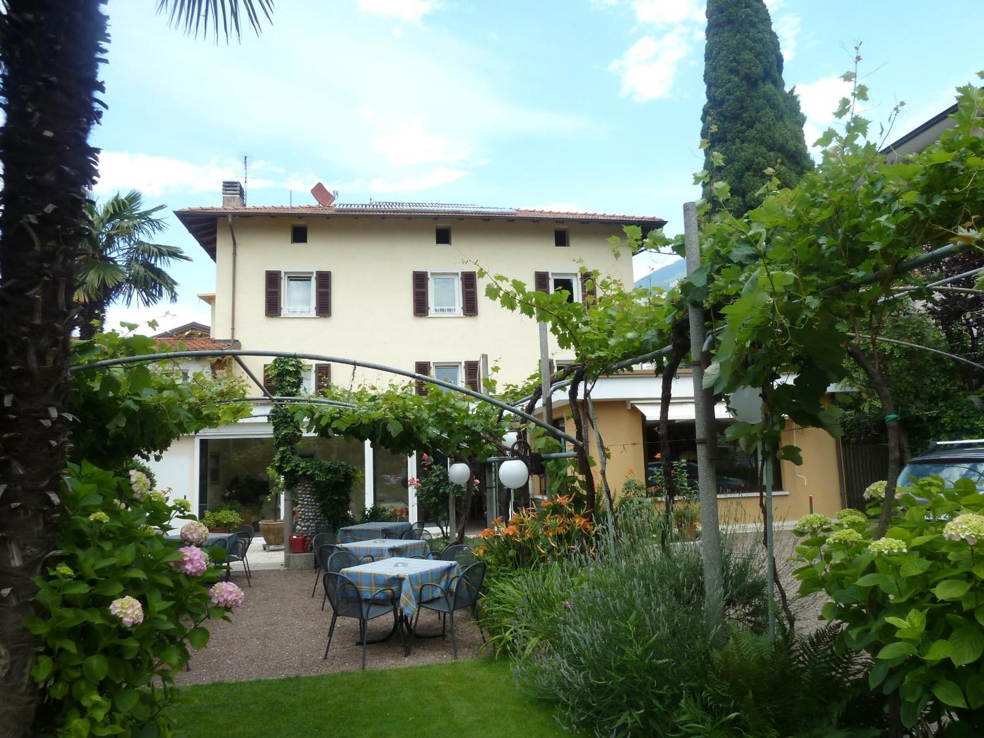 Bed and Breakfast Garni Ischia Torbole Sul Garda Екстер'єр фото